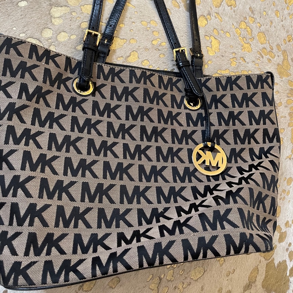 Michael Kors purse